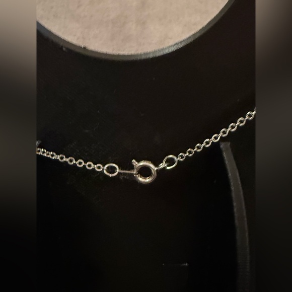 🩶✝️🩶Elegant Childs Silver Tone Necklace with Two-Tone Cross Pendant🩶✝️🩶/EUC - Picture 7 of 7